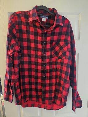 Westport Men's Red and Black Plaid Button-Up Shirt